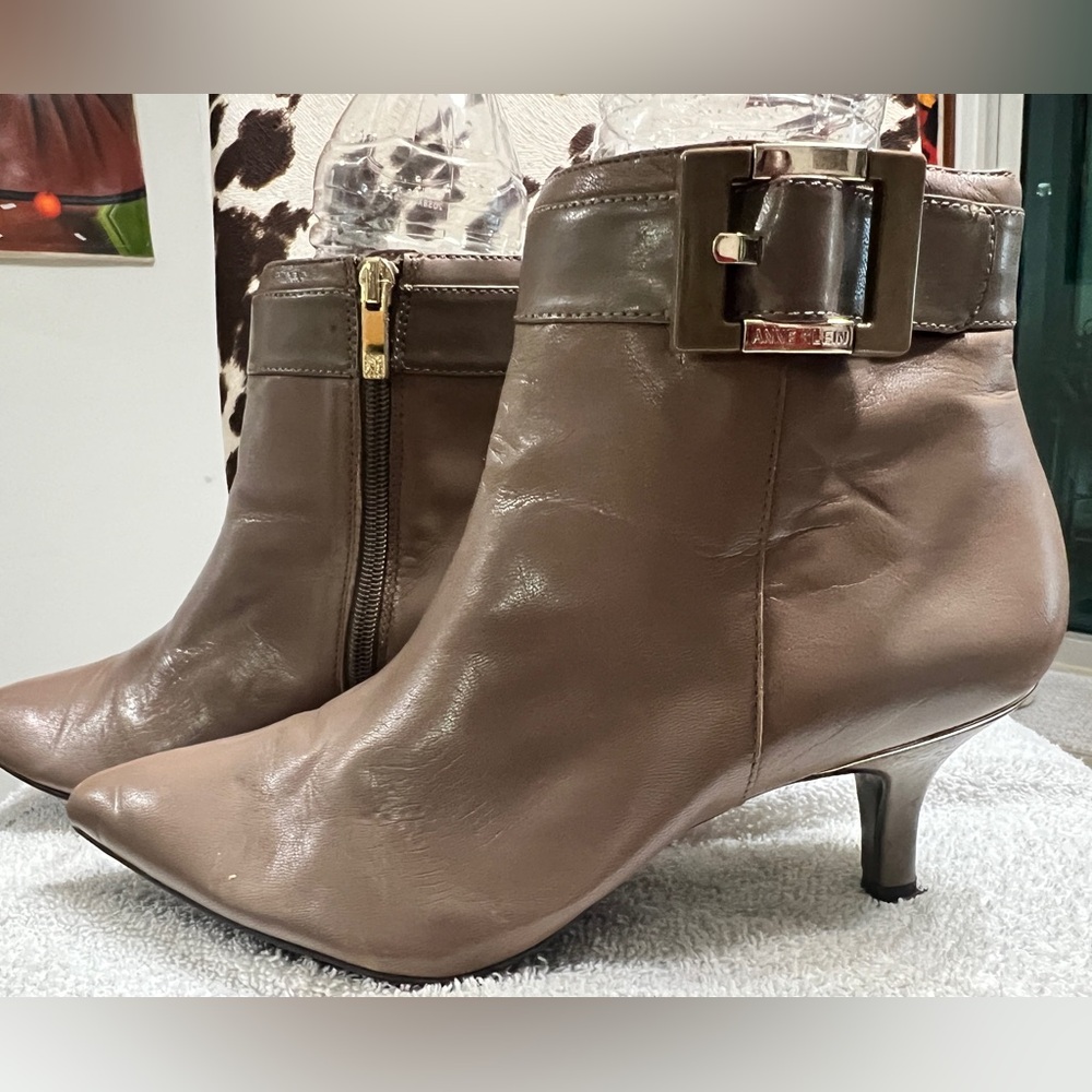 New Anne Klein Faeryn Ankle Booties Buckle Leather Size 9M Solid Taupe